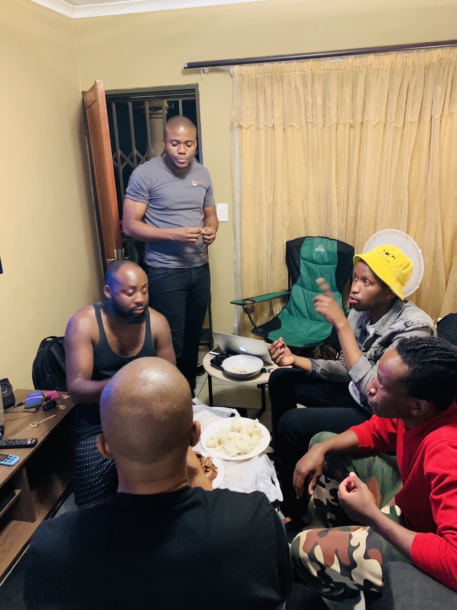 rapperswitch's tweet photo. I learn my n****s we don’t fall out. #FIFANIGHT https://t.co/SGILYr0keP