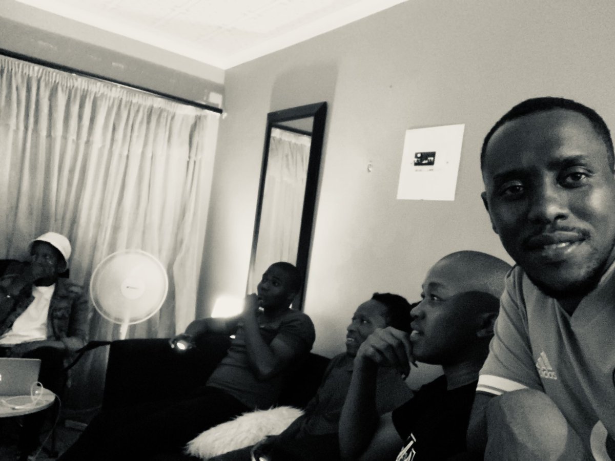 rapperswitch's tweet photo. I learn my n****s we don’t fall out. #FIFANIGHT https://t.co/SGILYr0keP