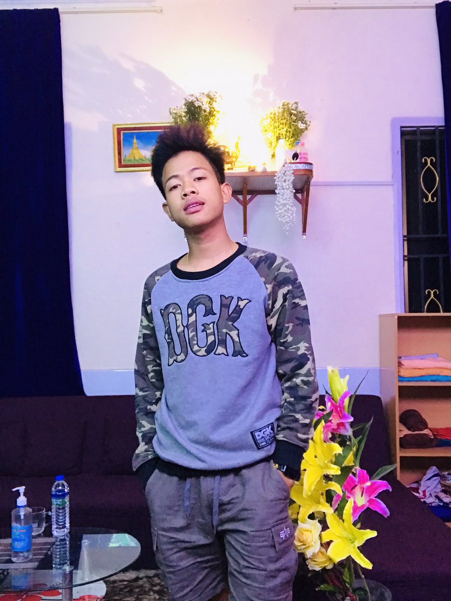 ThutaSpa's tweet photo. ကျွေးမယ်ဆို စားမှာလား😂 https://t.co/8kecF1Rc2d