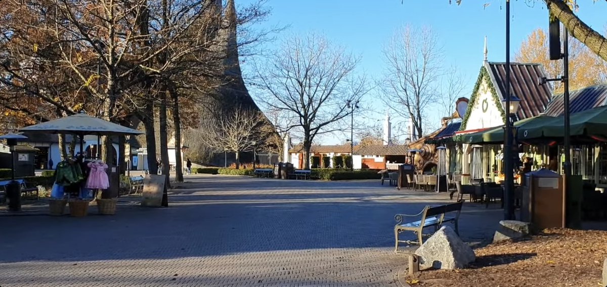 Efteling bevestigt komst hotel op Dwarrelplein. #Efteling Lees meer op: eftelingsestraat.nl/efteling-nieuw…