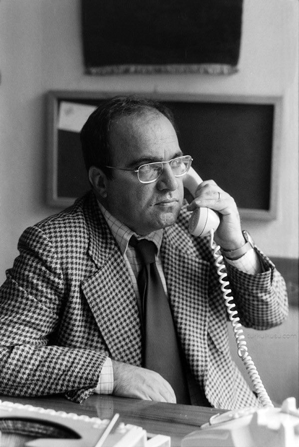 erkoonem's tweet photo. "Haklıdan yana değil de, güçlüden yana olanlar korkak ve kaypak olurlar. Güç merkezi değiştikçe dönerler, fırıldak olurlar." 
#UğurMumcu https://t.co/VJ4X0BmOH0