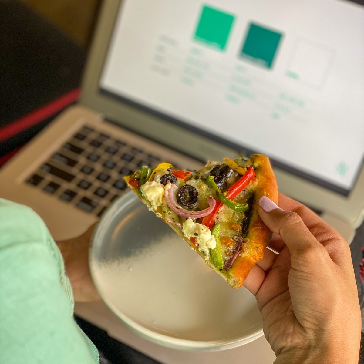 The perfect #WFH lunch 🍕 #MondayMood
✔️ Tasty
✔️ Filling
✔️ Non-messy
✔️ Pocket-friendly
✔️ Easy to eat with one hand

#Bangalore #Pizza #MondayMotivation #Lunch #ItalianFood #Pizzeria