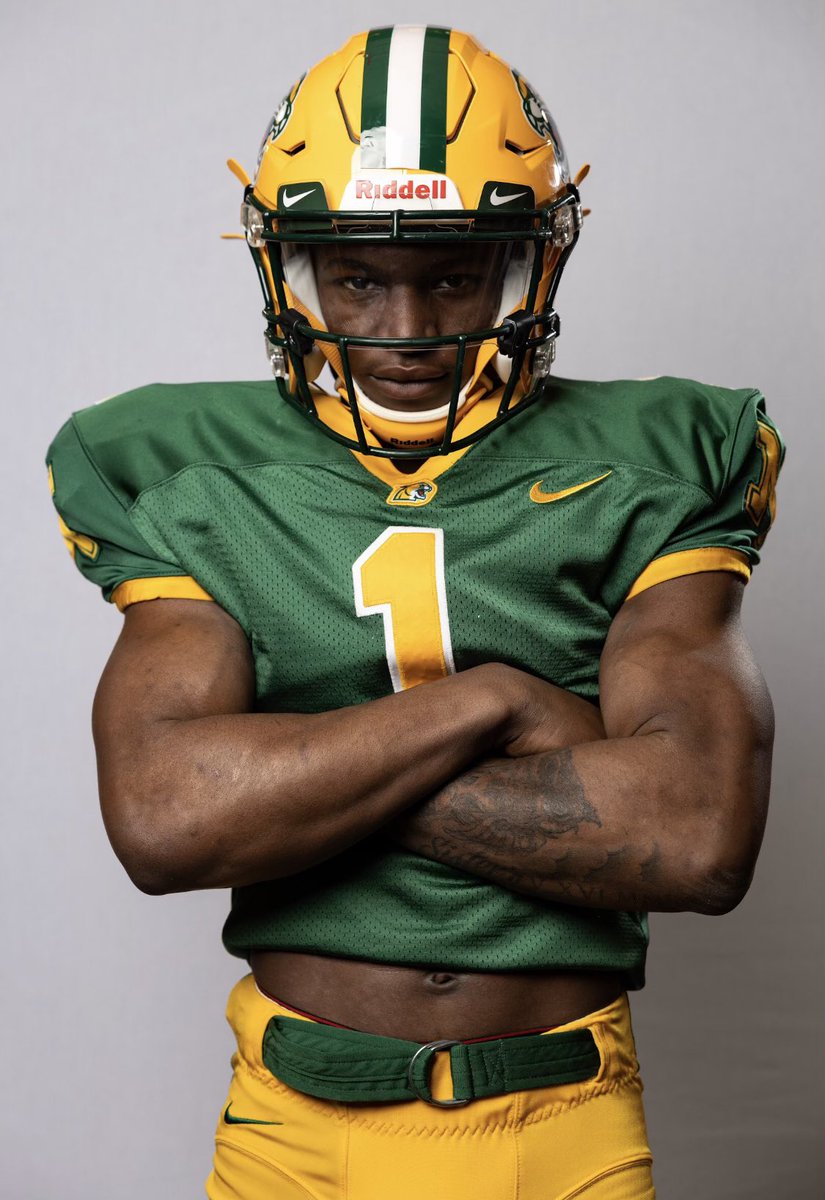 Elijah1gray's tweet photo. Had a good visit this weekend over at @NMU_Football @NMU_Wildcats 🟢🟡 https://t.co/uTrGIpUcBA