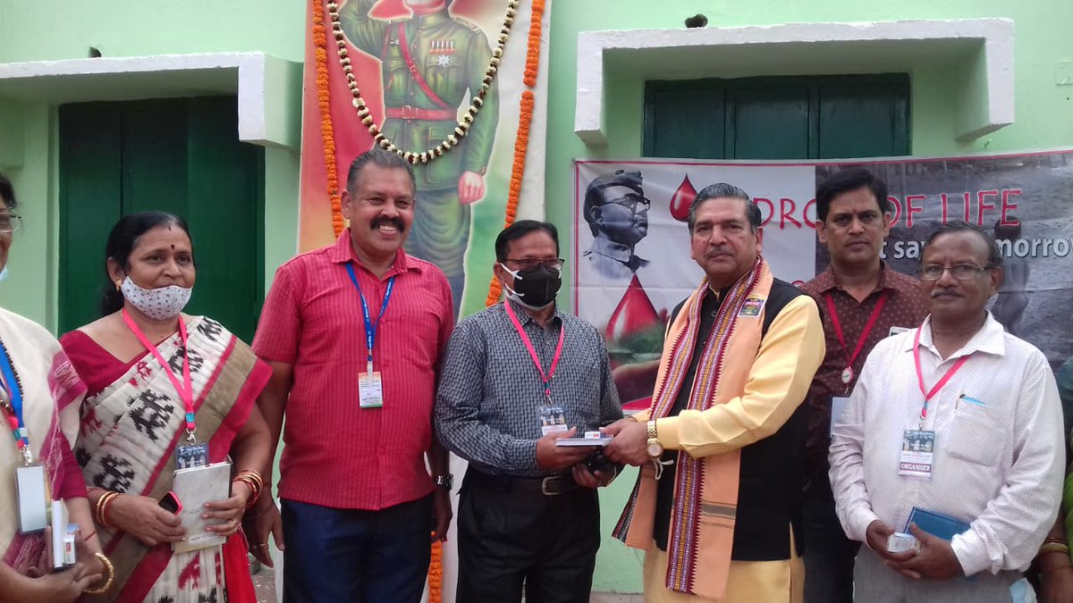 नेताजी सुभाष चंद्र बोस की जयंती (पराक्रम दिवस) के अवसर पर नेताजी के जीवन संघर्षों पर प्रकाश डालते हुए एवं  इस उपलक्ष्य में भारत विकास परिषद् कटक द्वारा आयोजित रक्तदान शिविर का शुभारम्भ। <a href="/PMOIndia/">PMO India</a> <a href="/narendramodi/">Narendra Modi</a> <a href="/BVPorg/">Bharat Vikas Parishad - Central Office</a>