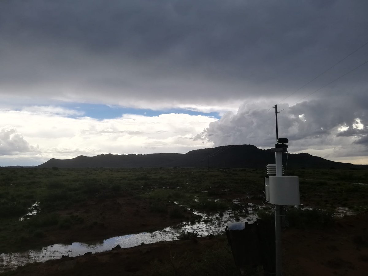 ClimateSmartAgr's tweet photo. We’ve had a busy start to 2022 and installed the 80th weather station in the Hex River near De Doorns last week. This will help farmers make better in-field decisions with the data they provide. We're getting closer to that goal of 200 stations!
#ClimateSmartAgriculture #MetosSA https://t.co/ZTXRlSTuvs
