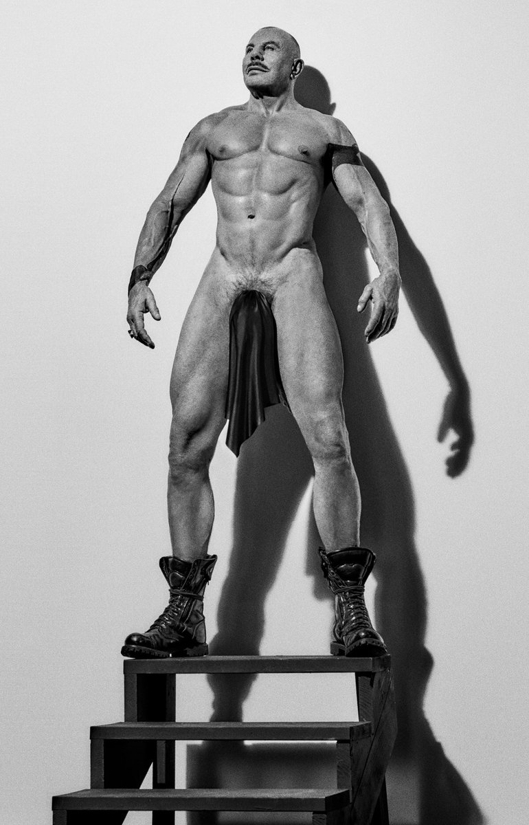 cedrriiic's tweet image. Thierry Mugler 😞 #ThierryMugler #frenchdesigner #ManfredThierryMugler #gay