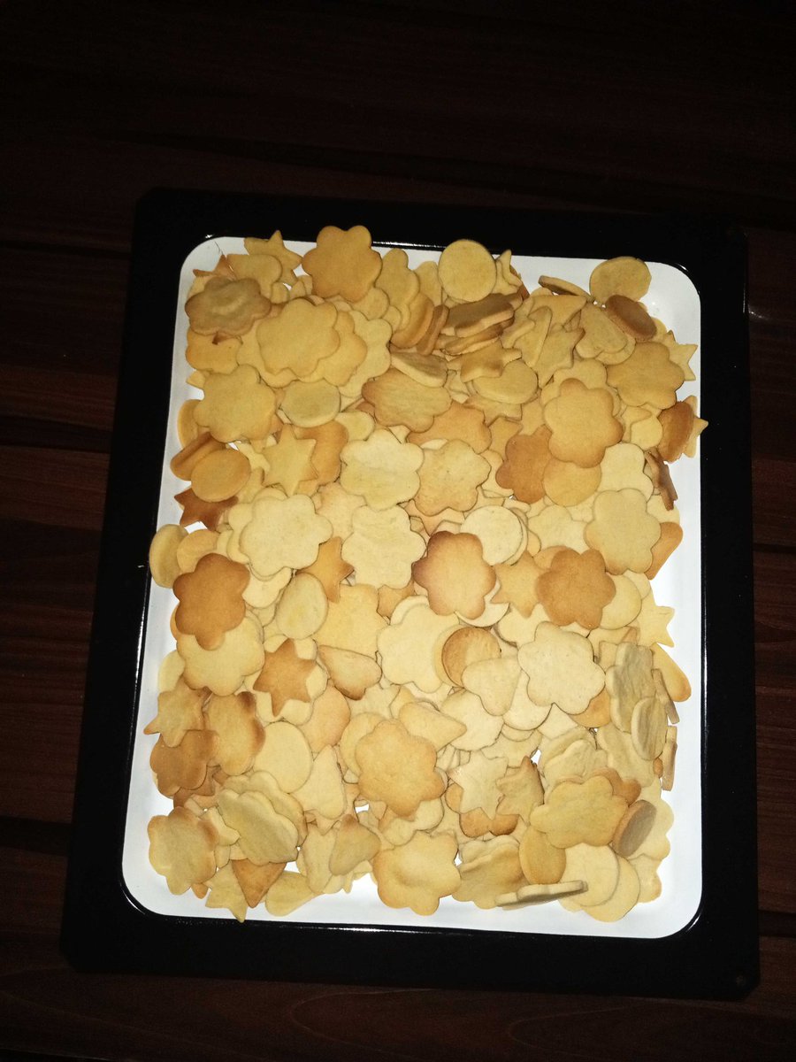 _OmoniOla's tweet photo. Good Morning 😊

Baked this tray of cookies last night 

Freshly Baked Crunchy Yummy Cookies Now Available

Place an order for yours now, Just A DM Away 😊
Please Patronize 🙏🥺 https://t.co/dHGOEwj2IP