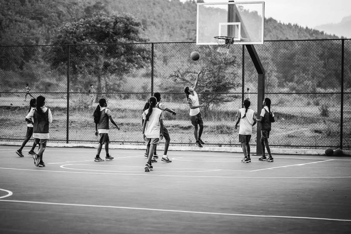 sachin_rt's tweet photo. Education &amp; Sports fuel aspirations!

On #NationalGirlChildDay, let's empower our girls &amp; give them the wings to dream and the freedom to achieve their goals. https://t.co/HK4Ulik5qP