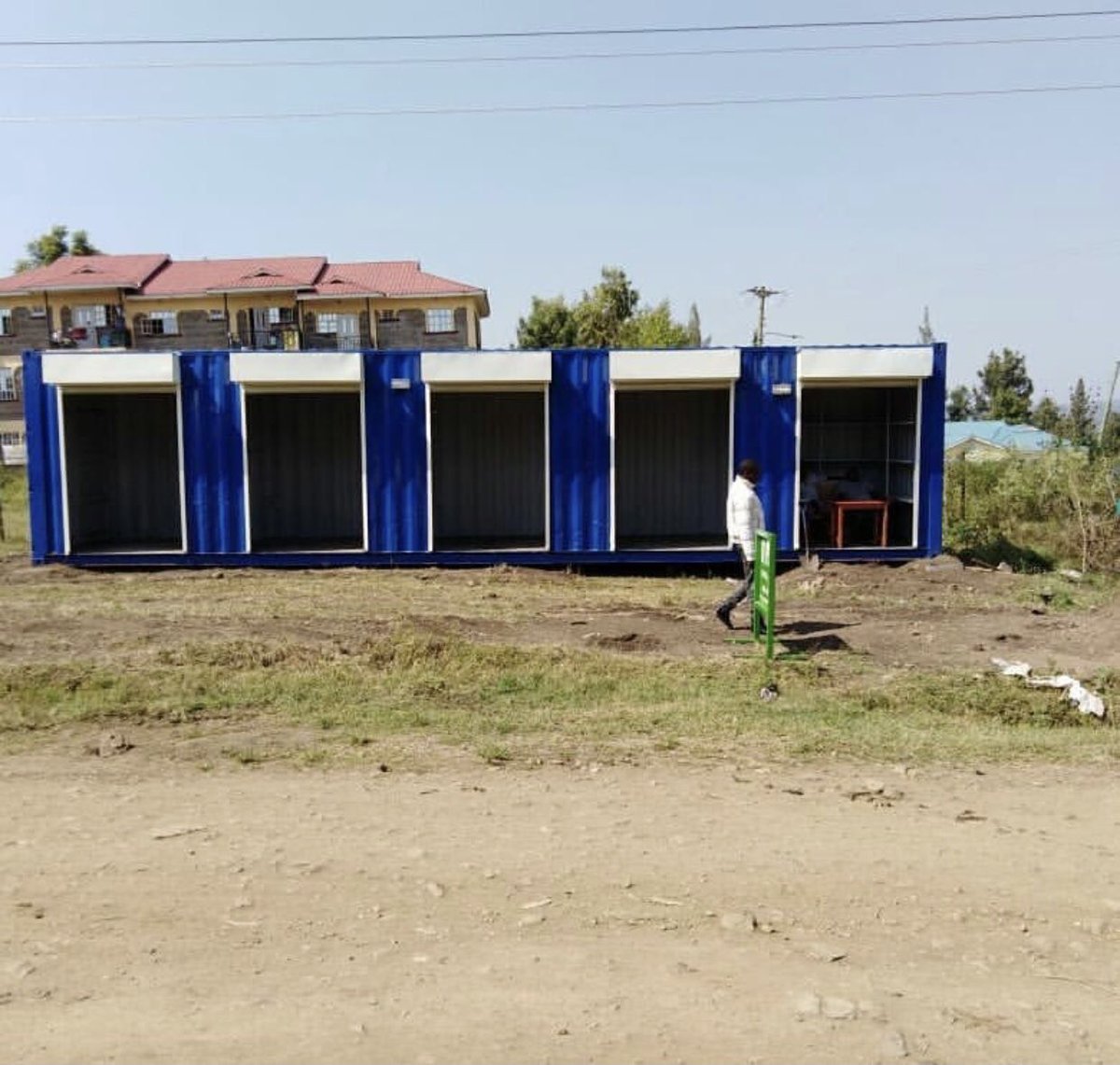Kurazcontainer1's tweet photo. Monetize your Parking Lots and Dead Space , mobile Retail shops. Take your business to the people. We only take 7 working days to deliver 1 x 40 ft = 5 shops. 
Think investment. https://t.co/D2zw5xc1lF