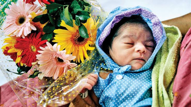 ShibanFaeez's tweet photo. We are celebrating this day today, but Hazrat Muhammad (PBUH) opposed the whole world when girls were buried alive 1400 years ago and conveyed the message to the world that daughters are mercy.
#Know_Islam
#Quran
#nationalgirlchildday https://t.co/5CdzPvZhvv
