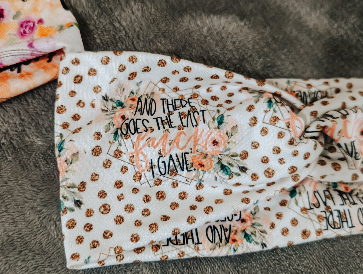RowdyKellyCo's tweet photo. The perfect kinda mama wraps 🤪
•
•
•
#western #boutiqueetsy https://t.co/mYu3AkiWdp