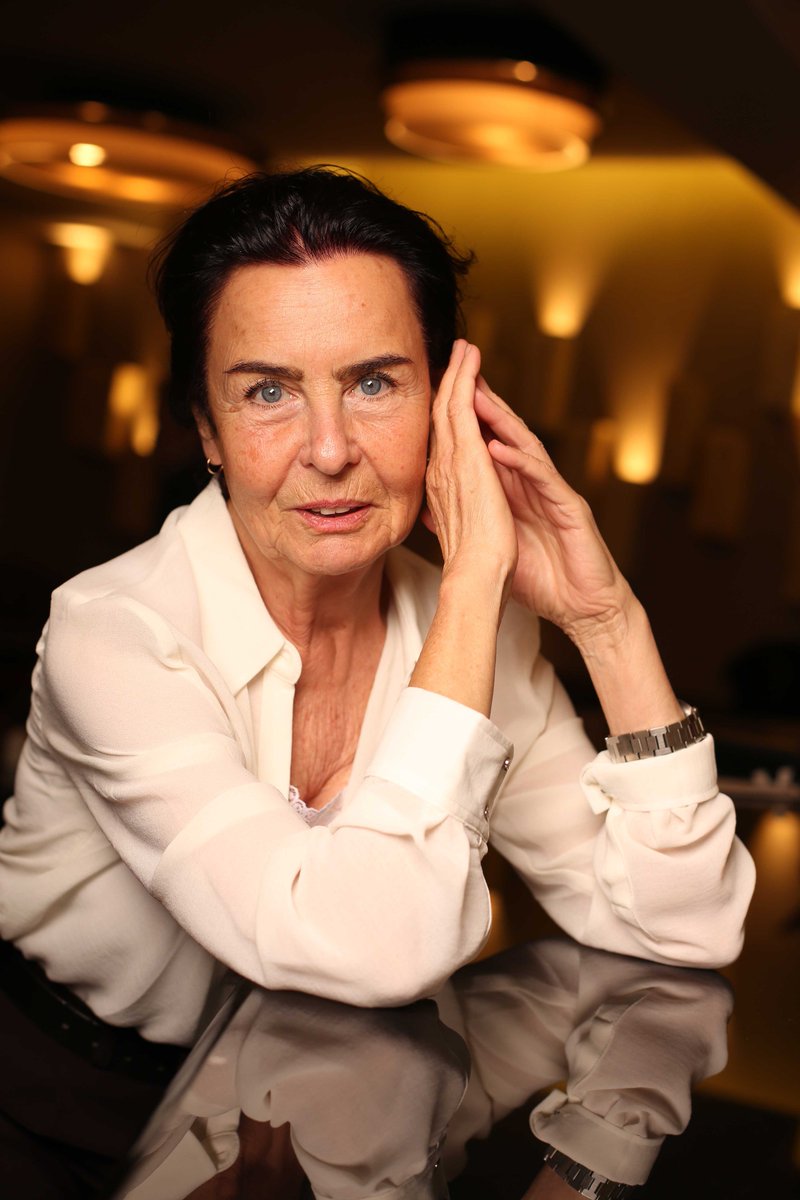 Değerli sanatçımız Fatma Girik'e Allah'tan rahmet, sevenlerine sabırlar diliyoruz. tüm Türkiye'nin başı sağolsun.