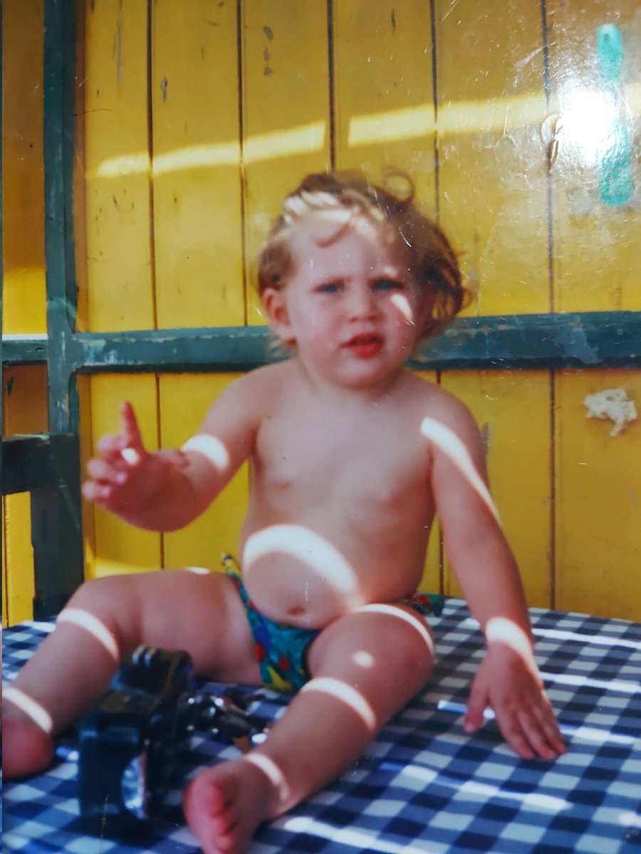 _helloitsadele_'s tweet image. Let me photograph you in this light
In case it is the last time
That we might be exactly like we were
Before we realized
We were scared of getting old
It made us restless
It was just like a movie
It was just like a song ❤
#WhenDaydreamersWereYoung #whenwewereyoung #Adele @Adele