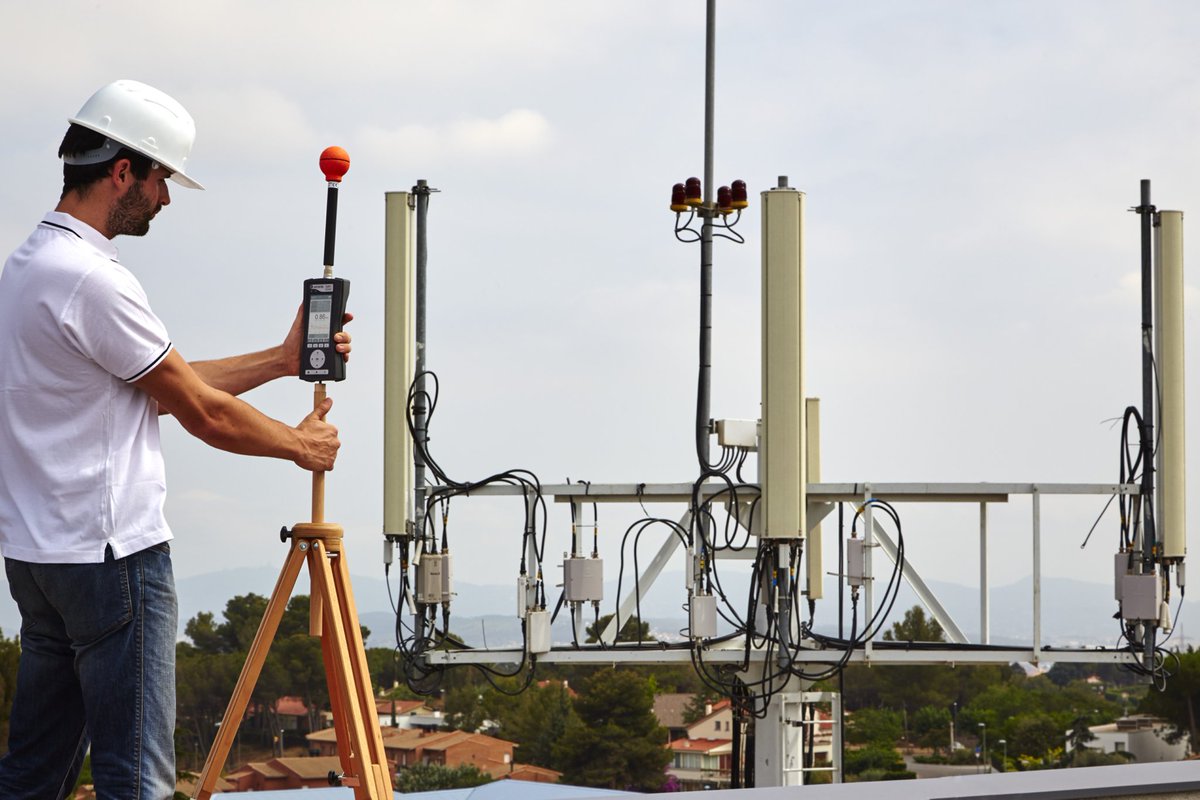 #Bazistasyonu radyasyon ölçümünü BTK - Bilgi Teknolojileri ve İletişim Kurumu'ndan aldığımız "ölçüm yetki" belgemiz ile gerçekleştiriyoruz.

Ev, ofis, okul, fabrika gibi alanlarda eğer sınır aşımı varsa resmi aksiyon alınması için yardımcı oluyoruz. 

electrosense.com.tr