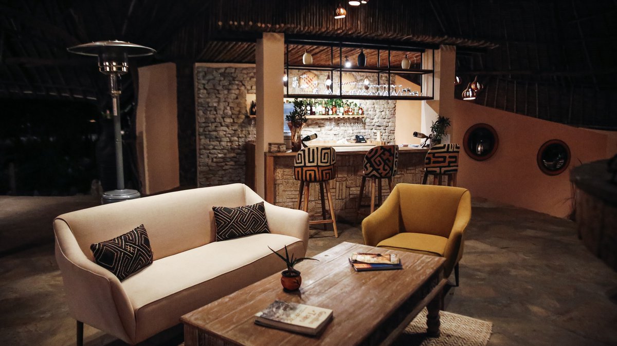 LionsBluffLodge's tweet image. Cosy evenings by the fire ✨ If you were here, what would be your choice of drink?

P.C. @wherenextfamily 
For bookings and rates please contact us ⬇️
Mobile: +254 754 351908
reservations@lionsblufflodge.com
lionsblufflodge.com
#Luhya #kabogo #KwamboxandKev