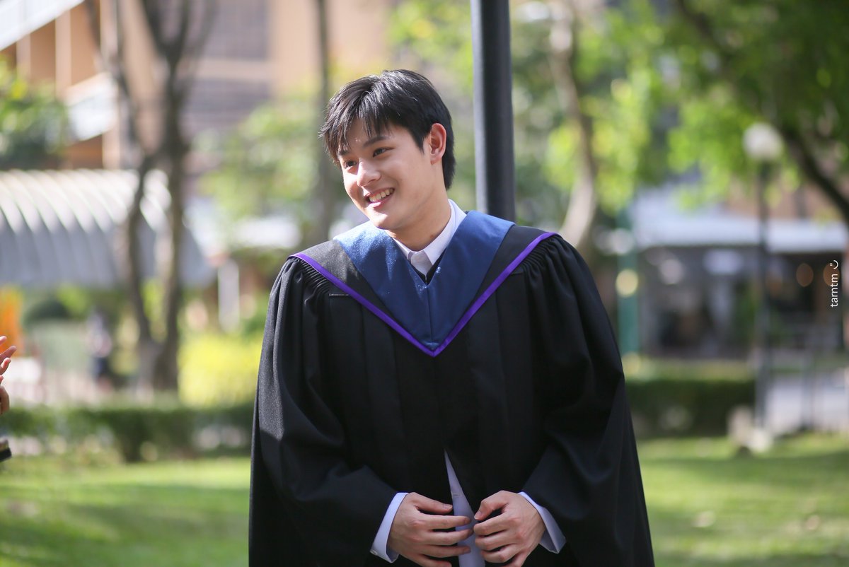 tarntm's tweet photo. เก็บตก #GraduationPluemPurim
คิดถึงนะคะ @PlPurim 💜
#PluemPurim https://t.co/SPgujPHTlM