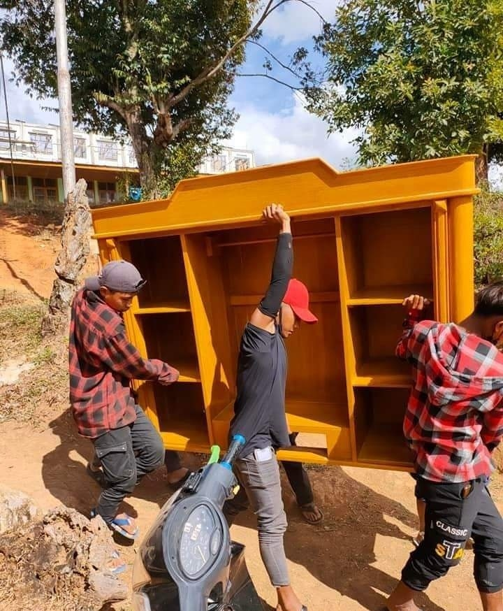 spring21MM's tweet photo. Education Staff who participated in #CivilDisobedienceMovement in #Mantong Township, Northern Shan State, were being forced to move their belongings from Staff housings starting from Jan 13 by SAC.
#2022Jan24Coup 
#WhatsHappeningInMyanmar https://t.co/YRD2EoXQ2h