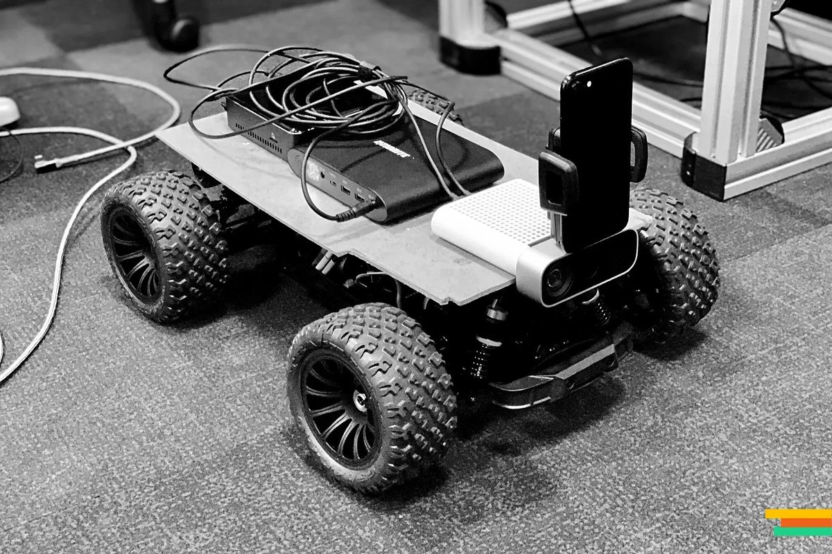 CLARTE_lab's tweet photo. Comment explorer un site inaccessible à l'homme ?
Par exemple en envoyant sur place un robot numériser l'environnement pour s'immerger dans son double numérique ! Voilà l'un des sujets sur lesquels travaille actuellement notre équipe R&amp;D. 
#3dreconstruction #telepresence https://t.co/zonA5qFElJ