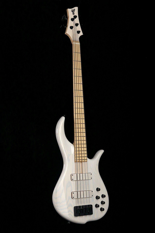 WinMusicStuff's tweet photo. Enter @scottdevinebass' giveaway and win a Fodera Imperial MG5 Elite bass, a Stenback Custom 4 String bass, a F Bass BN5 Deluxe, a MarkBass JF1 Battered White and more. Link: https://t.co/VbvHoE1VzA
#giveaway #bass #ScottsBassLessons #Fodera #Stenback #FBass #Markbass https://t.co/avrmtdIbe5