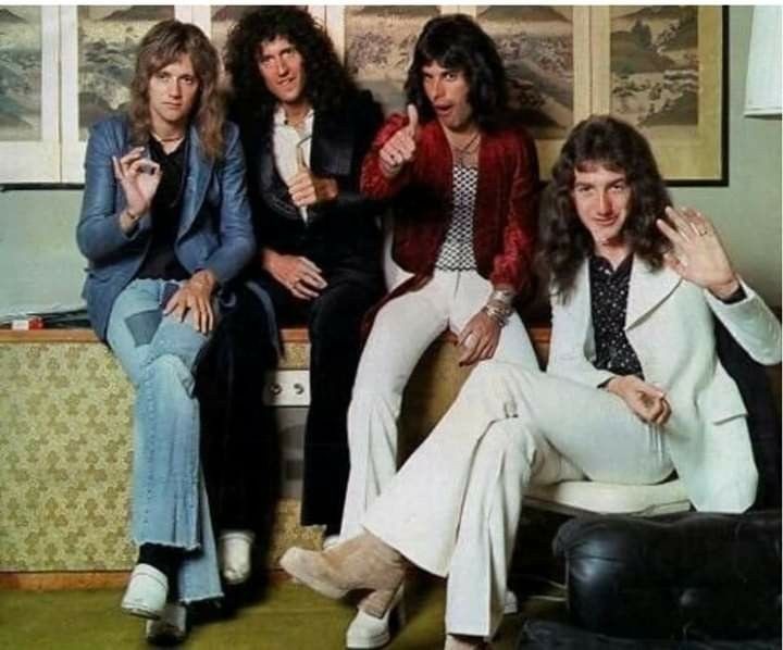 rogtaylooor's tweet photo. queen in japan, 1975! 🇯🇵

📸: koh hasebe https://t.co/2YstzIVAK1