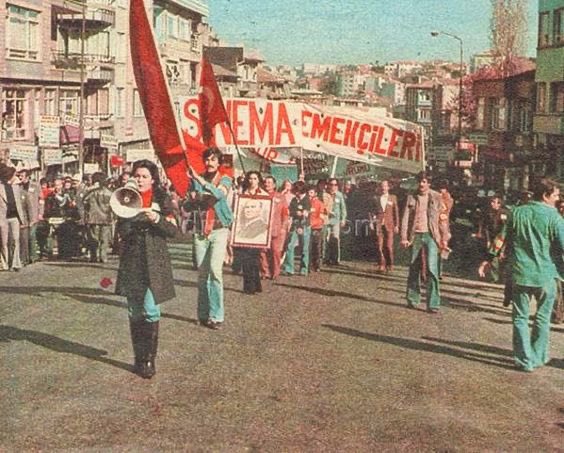 Cumhuriyet ve Atatürk sevdalısı Türk sinemasının şöför Nebahat’ı  #FatmaGirik Allah rahmet eylesin mekanın cennet olsun inşallah
