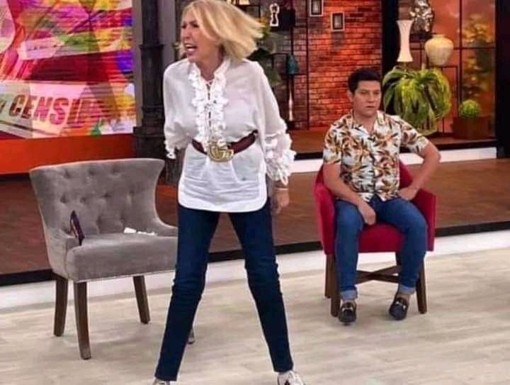 Elilhurt's tweet photo. @Sahrscorp Señora calmeseeee su país no tiene ninguna base militar 🤡 https://t.co/zehiggyRfP