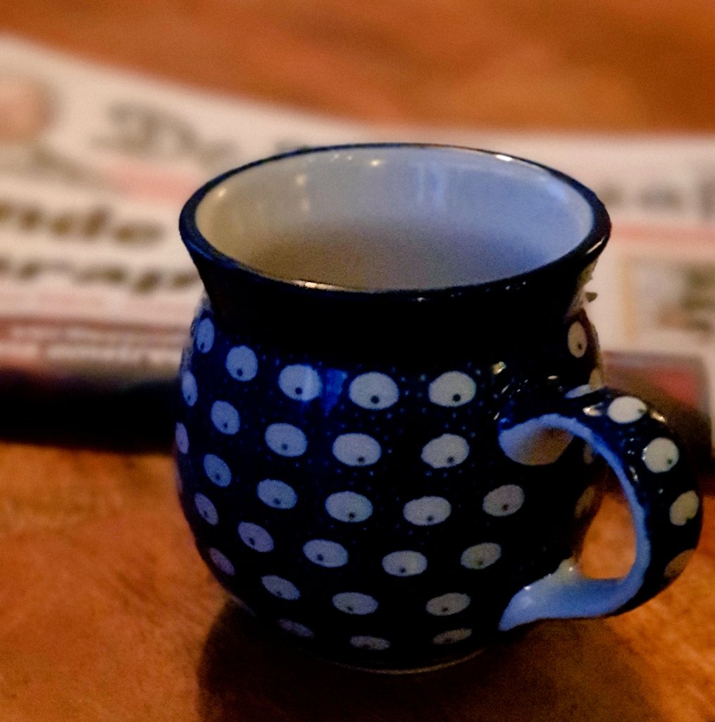 karinrixt's tweet photo. Vandaag is 't voor deze vrouw hoofdzakelijk administratiedag. Kantoor aan huis. Eerst een cappuccino en de krant.
#zzp
#facturensturen
#WebsitesUpdaten
#btw #training #coaching @Succesbureau6 Tekstbureau #penvanrixt (.nl) @LTAtrainingen #journalistiek
#bestdrukwel https://t.co/3iVNzaWlNv