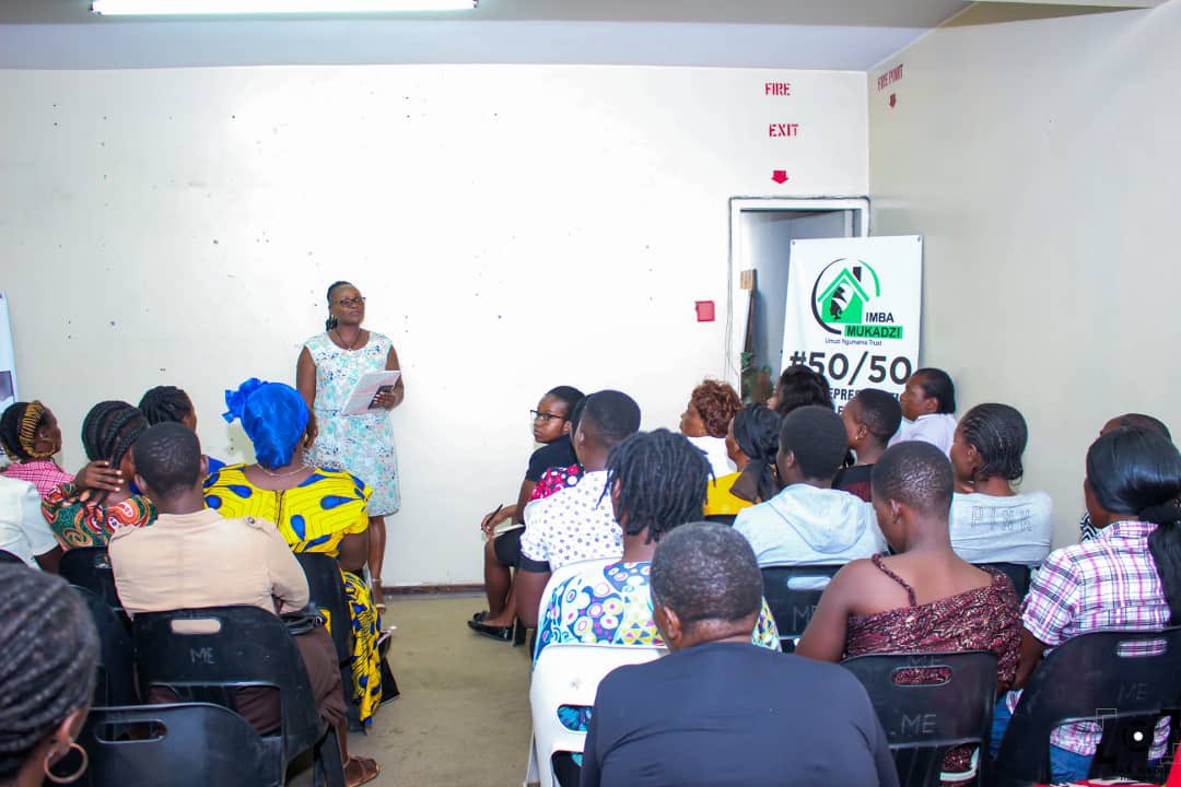 Gender equality is è goal tht will help abolish poverty tht will create mre equal economies,fairer societies &amp;happier men,women &amp; children.Equal pay isnt jst a women’s issue,whn women get equal pay, their family incomes rise,&amp; è whole family benefits
#LetsGo5050
#womenempowerment