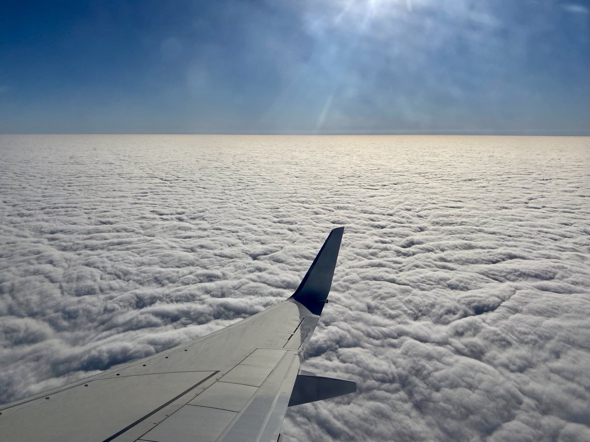 dzgallivanter's tweet photo. Above a bed of #clouds, one can enjoy a bit more of sunshine before heading down #travel #travelphotography #viewfromplane https://t.co/CzxPVHd7Ju