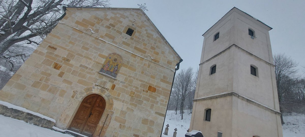 JelenaMKandic's tweet photo. Draga @bojnovak,
Dobrodošla u klub onih najneustrašivijih u #Srbija❤💙🤍 koji su zaista iskreno smogli snage da @RioTinto kažu #RioTintoMaršIzSrbija.💂🏼♀️🌄💂🏻♂️
Kukavice @_rosscotton cc @balkanmining blokiraše još oko 01.11.2021.g. onda kada je sprečen #REK3 u #Dragovo #Levač. https://t.co/agn9KfQ5PO