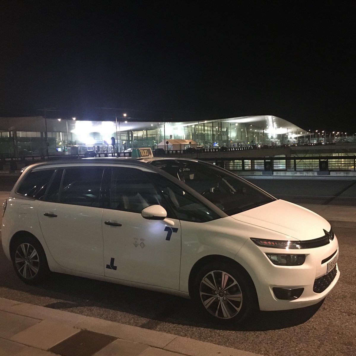 JRdi59's tweet photo. Bon dia, si t'has de desplaçar, res com el Taxi, et recull a la porta i et deixa al teu destí.
Buenos días, si tienes que desplazarte, nada como el Taxi, te recoge en la puerta y te deja en tu destino.
#Calonge
#CostaBrava
#TaXiCalongeiSantAntoni
#TaXiCalonge
#TaxiPalamós https://t.co/JgmlIzgD3J
