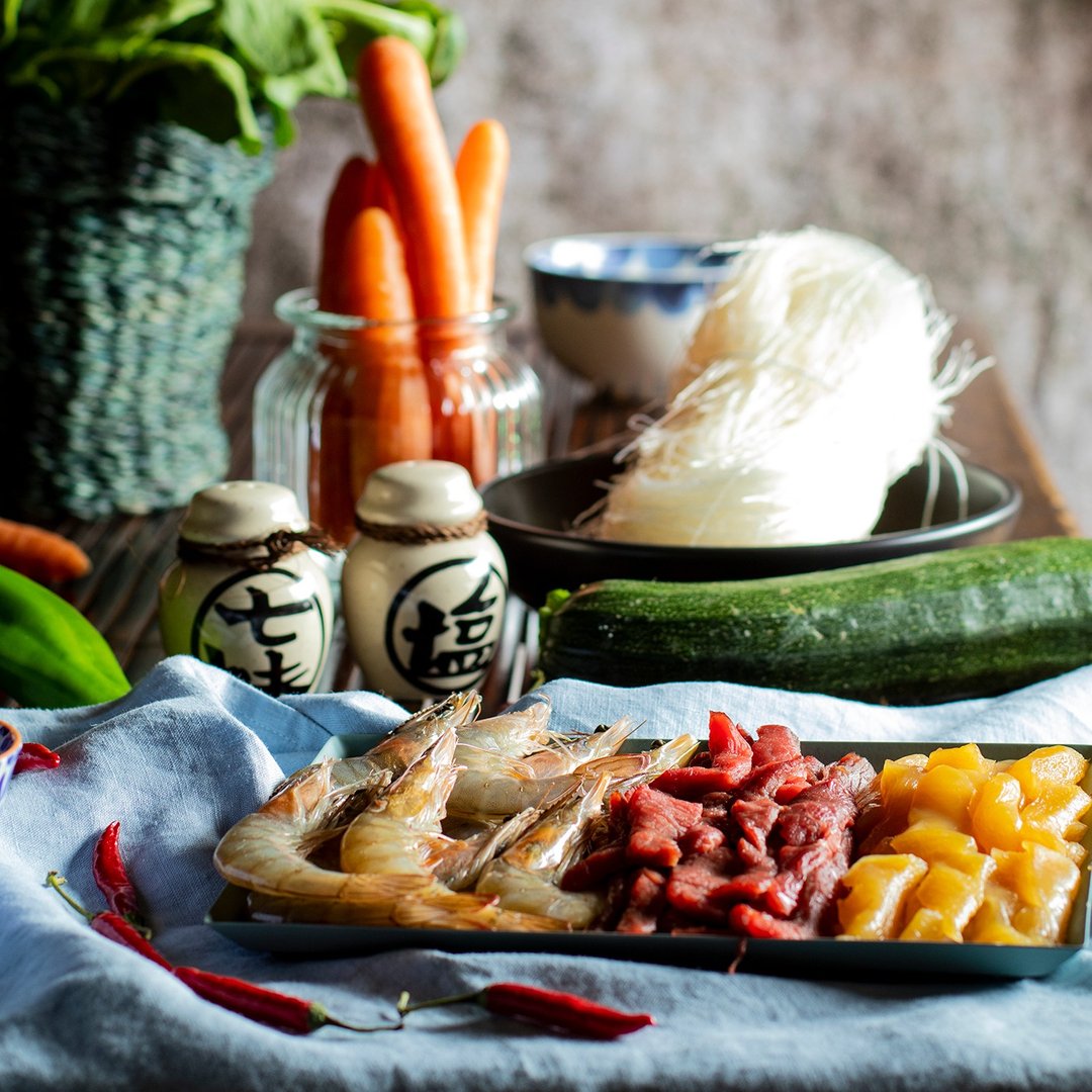 Delicatessendif's tweet photo. Preparamos otra vez el wok de fideos de soja con carne y marisco? La receta la tenéis en mi canal con el paso a paso y en el blog. 
¿Te gustan las recetas preparadas en el wok? 
-
-
-
-
-
- #adelgazar, #adelgazarcomiendo, #delicatessendiferentes, #adelgazarfacilmente, #adelgaza https://t.co/xtGqMv6eVl