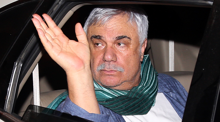 BirGun_Gazetesi's tweet photo. Halil Ergün, Sabah'a konuştu: Bazıları beni 'Yetmez ama Evetçi' diye suçluyor ama ben yetmez bile demedim, doğrudan 'Evet' dedim
https://t.co/8lkTo1baH1 https://t.co/PWGxT3QraV