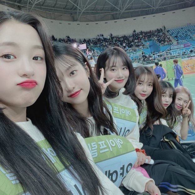 Todayis_YENA's tweet photo. 200124 에이프릴 인스타그램

잠시 후 5시 50분 MBC '2020 설특집 아이돌스타 선수권 대회'에 ��이프릴이 출연합니다❗️
에이프릴과 함께 행복한 설연휴 되세요💓.

#에이프릴 #예나 https://t.co/1FePoGeNIm