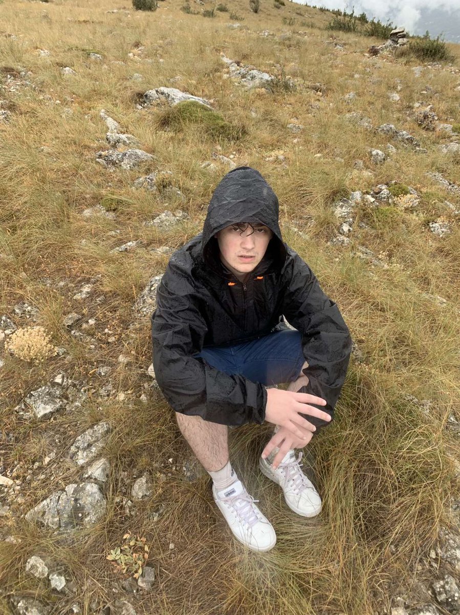 clemlip's tweet photo. Bah alors ? Comme ça le pitit @LMM_36 à 20 ans ? Des gros poutou partout ma gueule🎉🎉🎉🍻🏴‍☠️
MWOUAAAAAAAAAAAAAAAAH 😘 https://t.co/9hA6Jcx7l0