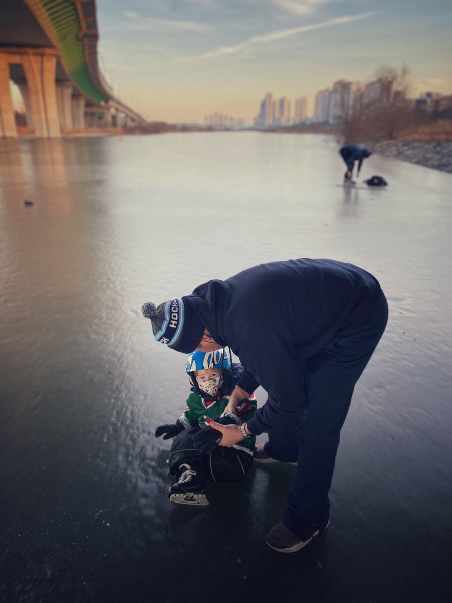 BeverlyMBurns's tweet photo. @infomorning NS fam loving a little ice time in our second home 🇰🇷 https://t.co/mpw1AesDaI