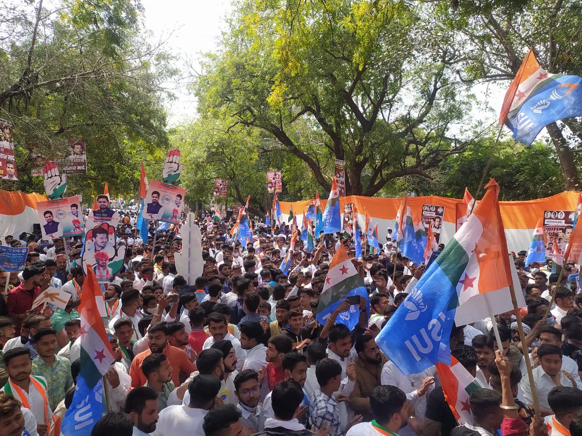 NSUIBihar's tweet image. ◆ #RRBNTPC Aspirants.
◆ #NEETPG2022 Aspirants.
◆ #ExtraAttemptForAll Students.
◆ Students of various colleges &amp;amp; Universities. 

Revolutionary campaign is coming soon. 

#JusticeForStudents