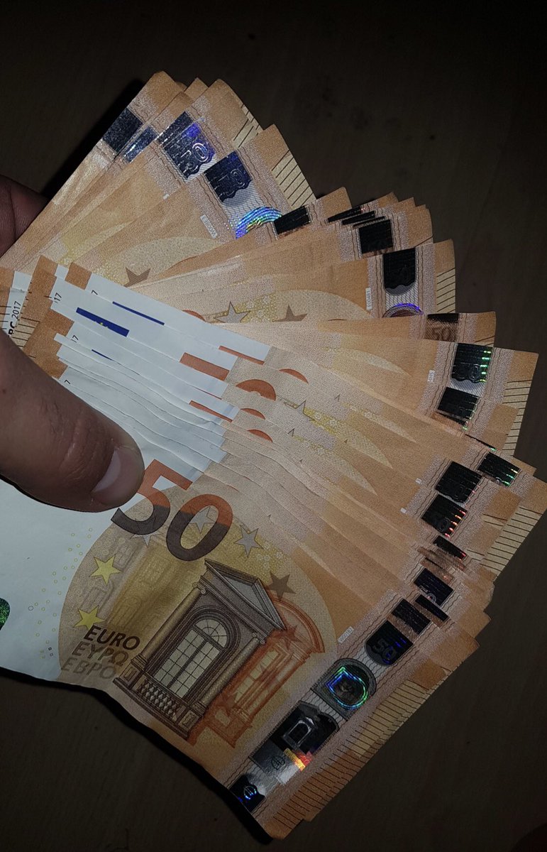 Gestern Nach Spielhalle lief Gut!

Jemand kriegt was, folgendes ist zu machen:

Follow <a href="/Mirsxdcp/">AVE Mirsxd</a> 
Follow <a href="/PatPitt45/">AVE Pat Pitt</a> 
Like and Retweet 
Tag 3 Friends

Insgesamt 5k rausgeholt 🔥