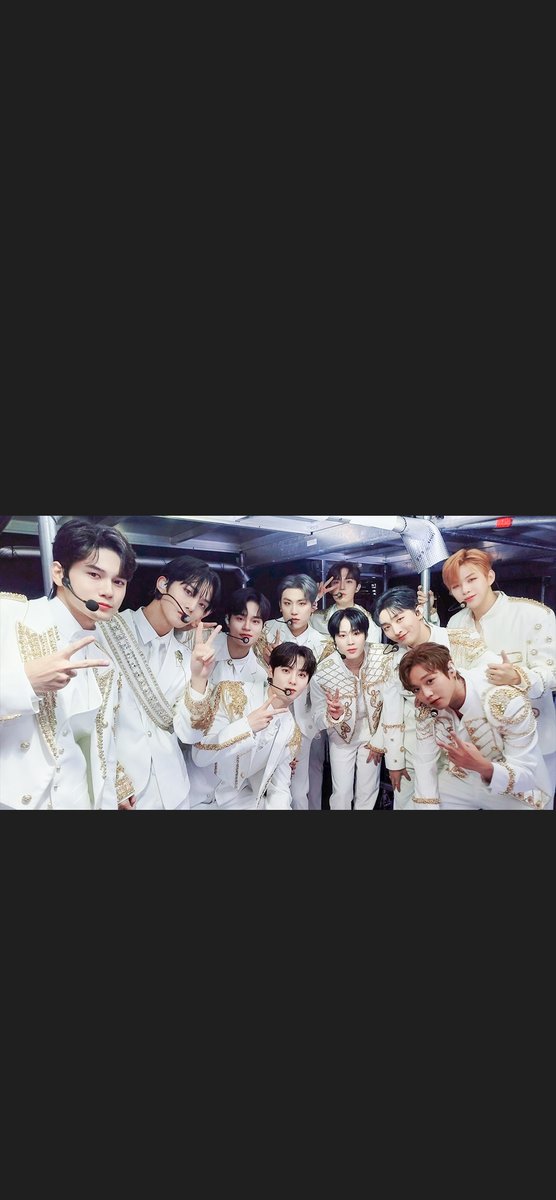 워너원작업실✨ tweet media