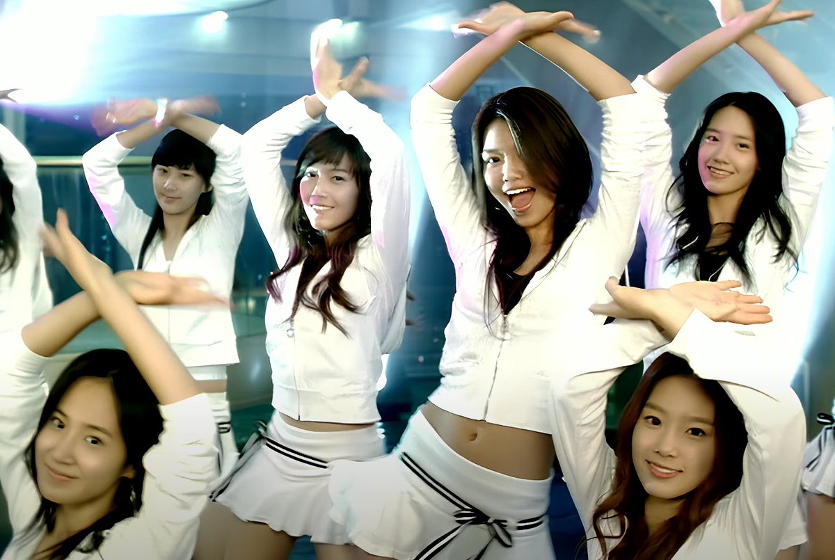 snsdspics's tweet photo. into the new world ♡ https://t.co/ZQ5tolESzU