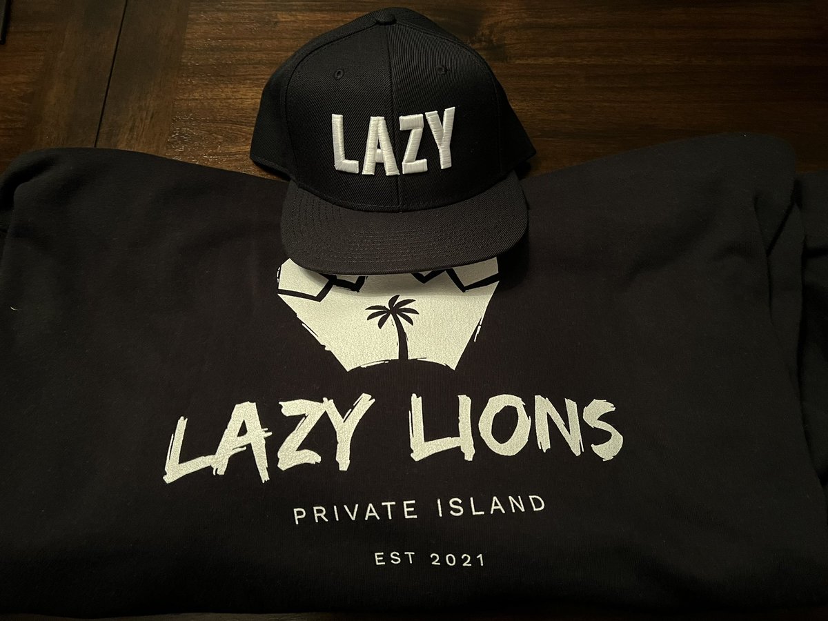 NarcBogue's tweet photo. This Merch is elite! Well done! Now onto the most exciting roadmap! @LazyLionsNFT #LazyLions #LazyLionsNFT https://t.co/fVYjpHpeMO