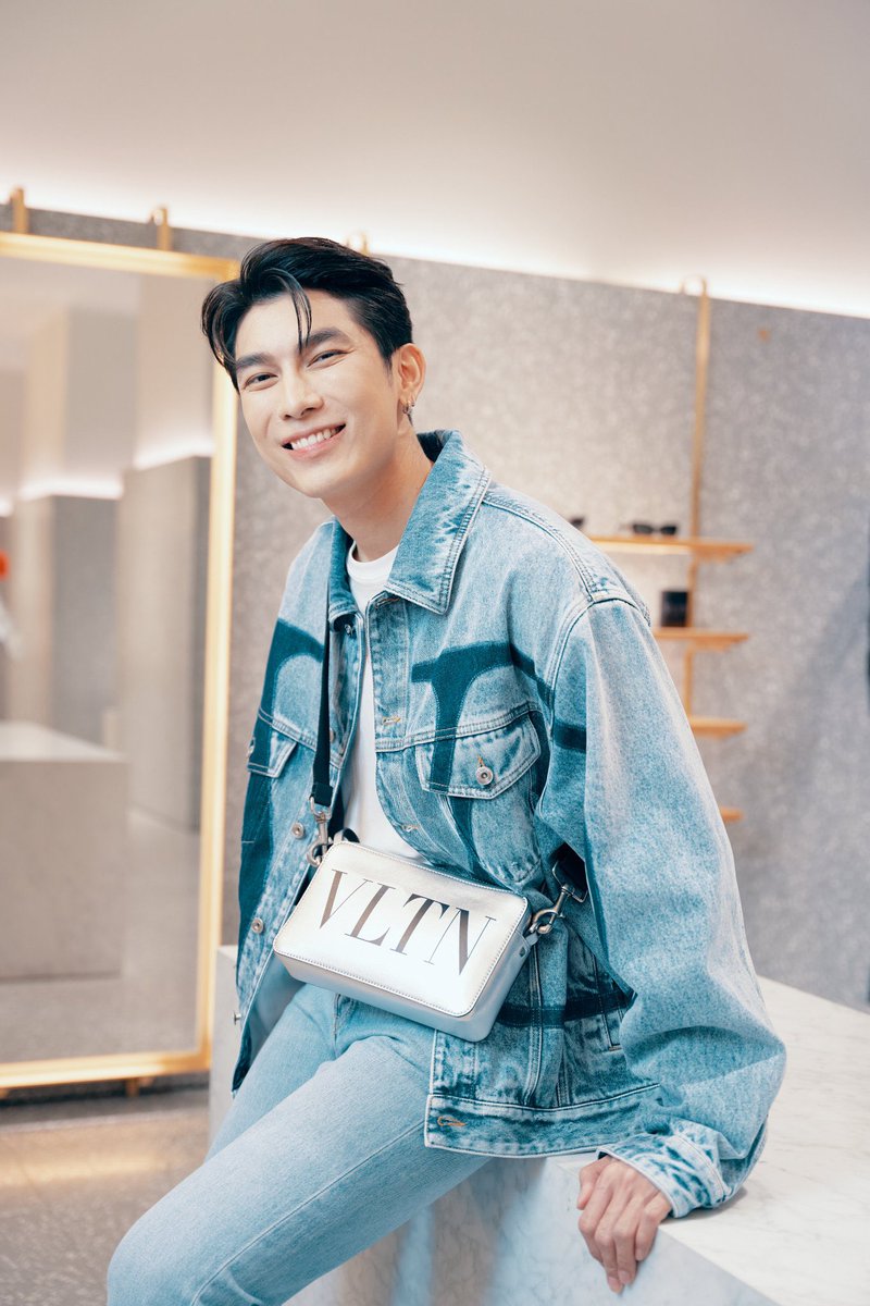 mewmorie's tweet photo. hello handsome!! 🤩🤍 https://t.co/KNcfQV0eC7