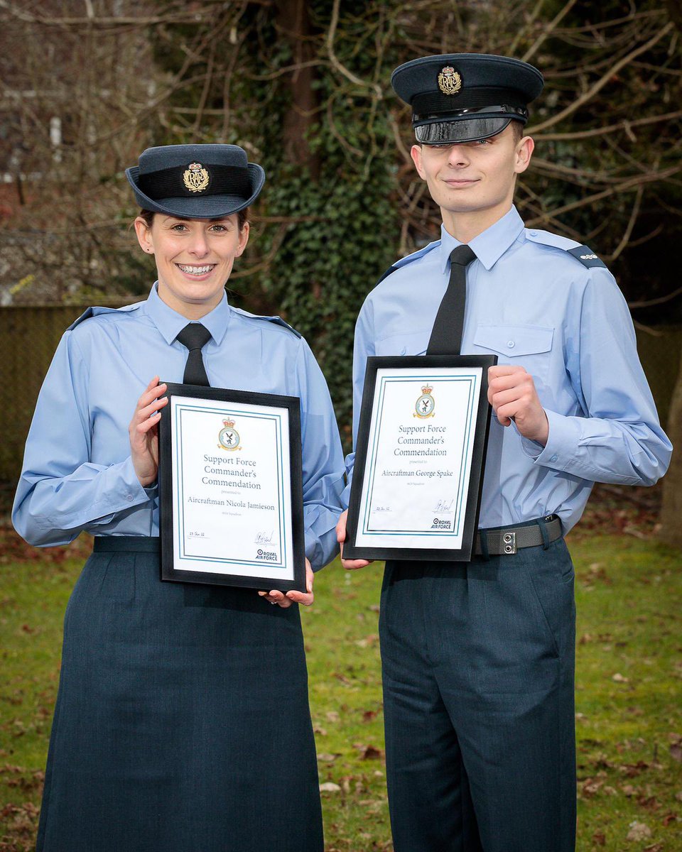 A4FceElementsOC's tweet photo. #Dedication #Commitment Proud to be the Reviewing Officer @4624Sqn yesterday as 11 #RAF-Reserve trainees graduate from 13 months Phase 2 training in the @RAFMOVS trade. #NoOrdinaryJob https://t.co/4JSIPjppDm https://t.co/7DpdNWEcz6