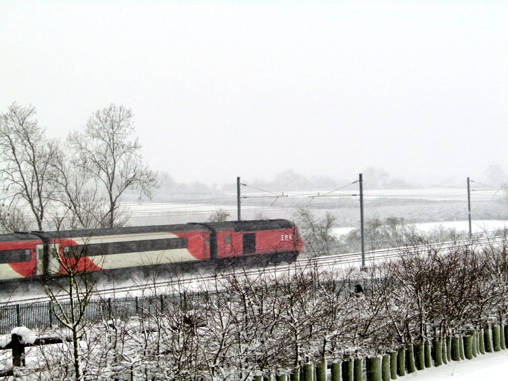 Bennybizzle1's tweet photo. On this day 2021. Snow!
43238 (?) leads an @EastMidRailway service to Corby. Seen here approaching Oakley viaduct. π
π
#OnceAFerrariAlwaysAFerrari
#HSTonMML https://t.co/XwUrd5QX0Y