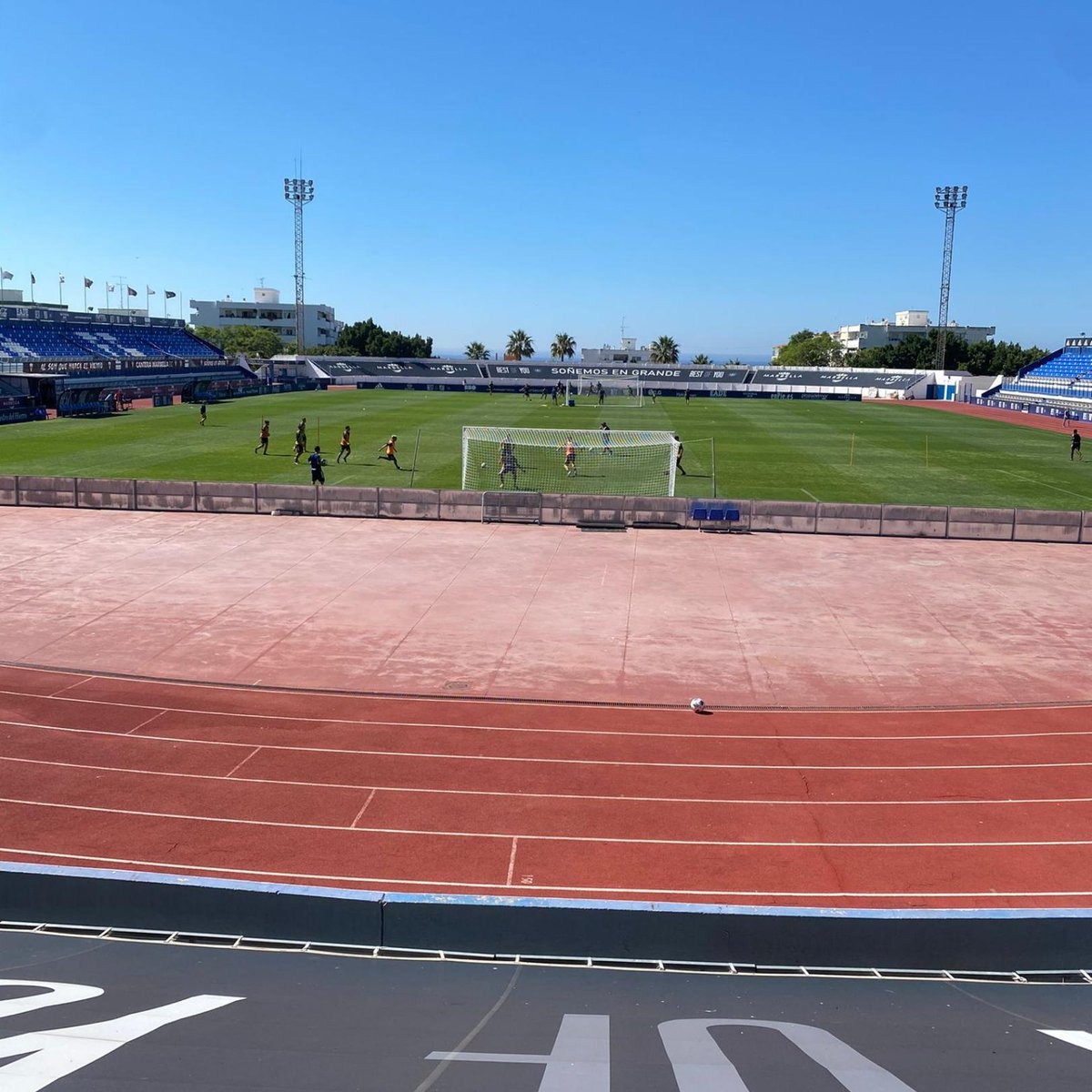 mrpcinformatica's tweet image. Instalación de fibra óptica para el marcador del Campo de Fútbol del #Marbella
. 
.
bit.ly/2tx1bML
.
.
#GrupoMRmarbella #MRInformatica #Marbella #Informática #Technology 
#RedesInalámbricas #FibraOptica #MarbellaFutbolClub #MarbellaFC