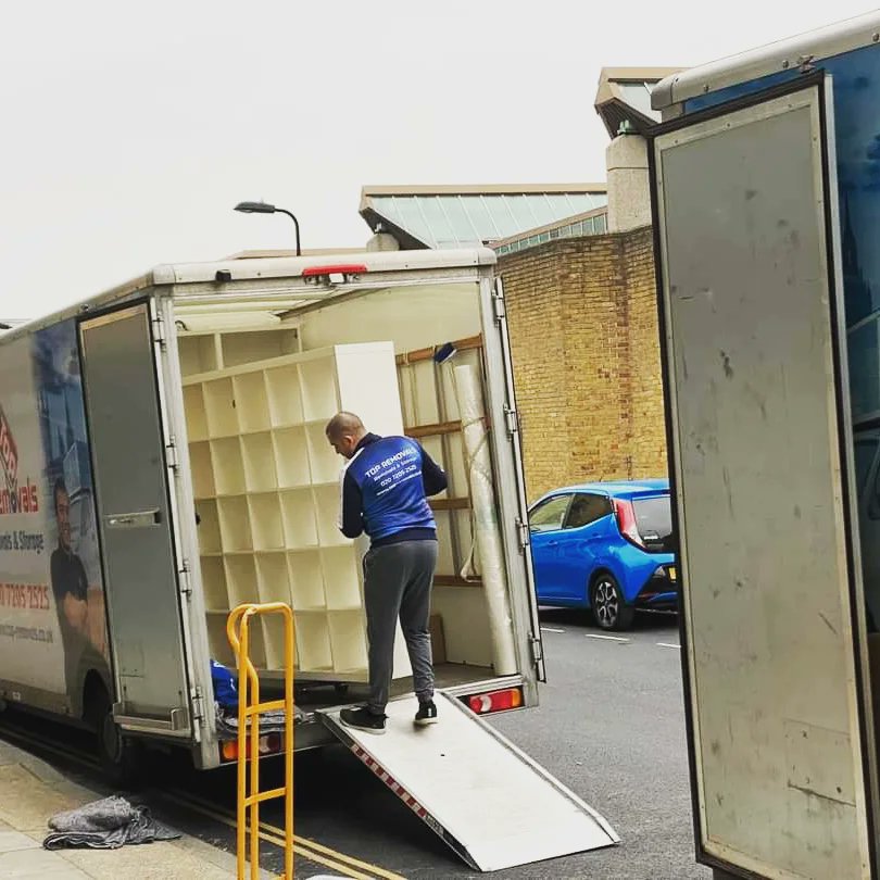 TopRemovals's tweet photo. Did you know that a good proportion of our business is made of office relocations. 
Specialists crew, proper tools and equipment and excellent rates are what we are known for.
No job is too big or small
#topremovals #officeremovals #officerelocation #nojobtoobigortoosmall https://t.co/1FrDQB0qH5