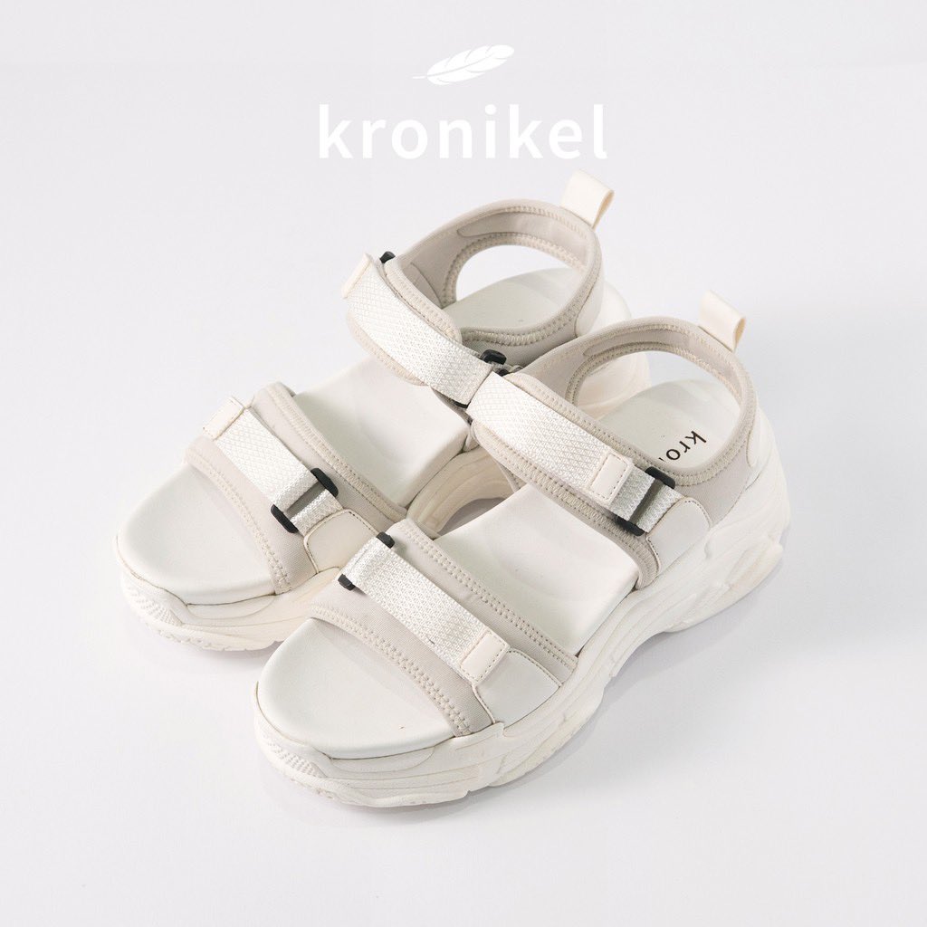 reviewhaul's tweet photo. Rekomendasi sepatu &amp; sandal di shopee 

✨ rating 4.8 ++ &amp; best price ✨

a thread ✨ https://t.co/o5uUQISCsT