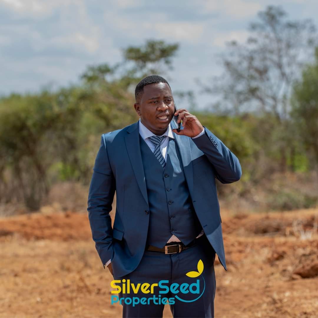 kelvinmungai_'s tweet image. Today been #manmonday, meet our Managing Director, sir Samuel Mbugua. Bazu mwenyewe! 😁😁 The Silverseed Properties ship is well steered hence we are a name you can trust. 
Invest with us today, na ata hakikisha #titledeed umeshika mkononi. 
------------------------