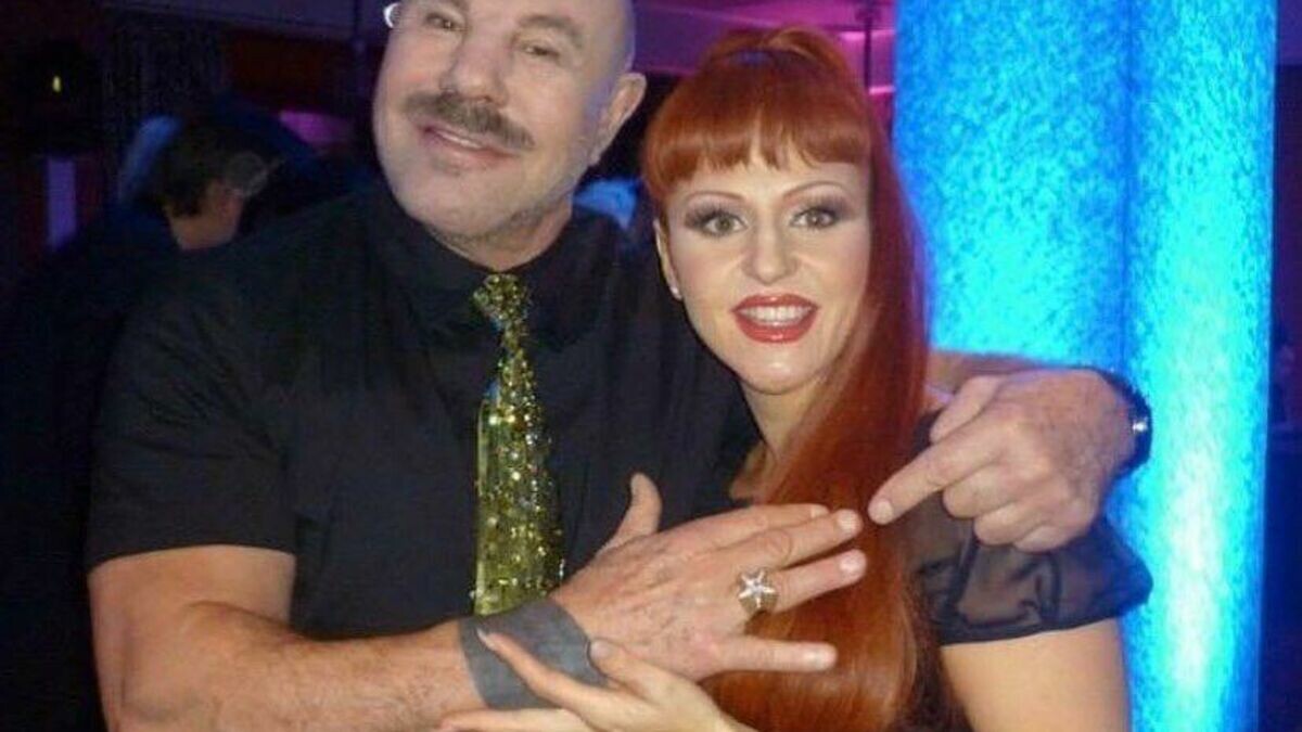 le_Parisien's tweet photo. 🗣️ «Je suis dévastée, je n’en ai pas dormi de la nuit»

Après la disparition de Thierry Mugler, Cindy Sander pleure son «papa de cœur»
➡️ https://t.co/4psZLs9GAT https://t.co/KgAcpQ46na