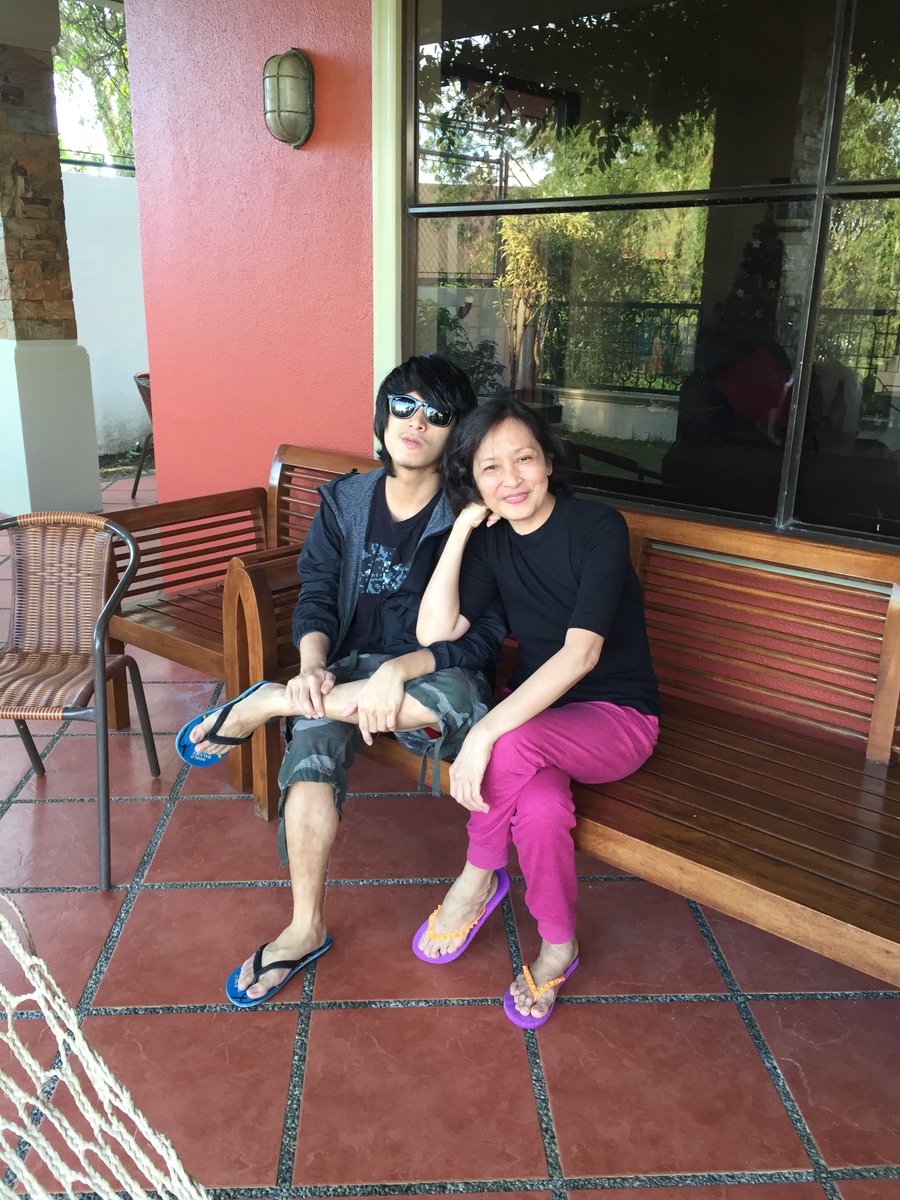 abraofficial's tweet photo. More than a month now since you bid farewell Mama. My heart has never felt this much despair. I remember all the good times we had, how every millisecond with you make up the best days of my life. You will always reign supreme as queen of my heart Ma 💗🌸

https://t.co/wcscoIb9tn https://t.co/yDGW6eyLbT